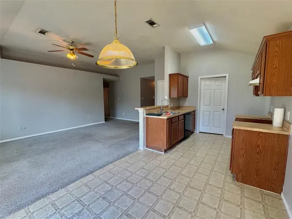 $2,000 | 12320 Fish Road, Dallas, TX 75253