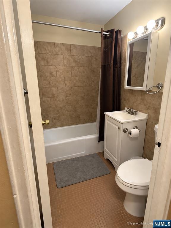 245 Anderson Street, Unit 4I Hackensack, NJ 07601 - Photo 5 of 6 Gallery Image 5