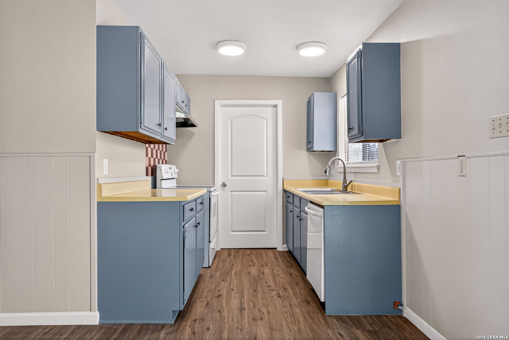 301 Deborah Drive Converse, TX 78109 - Photo 12 of 27 a bathroom with a sink and a mirror