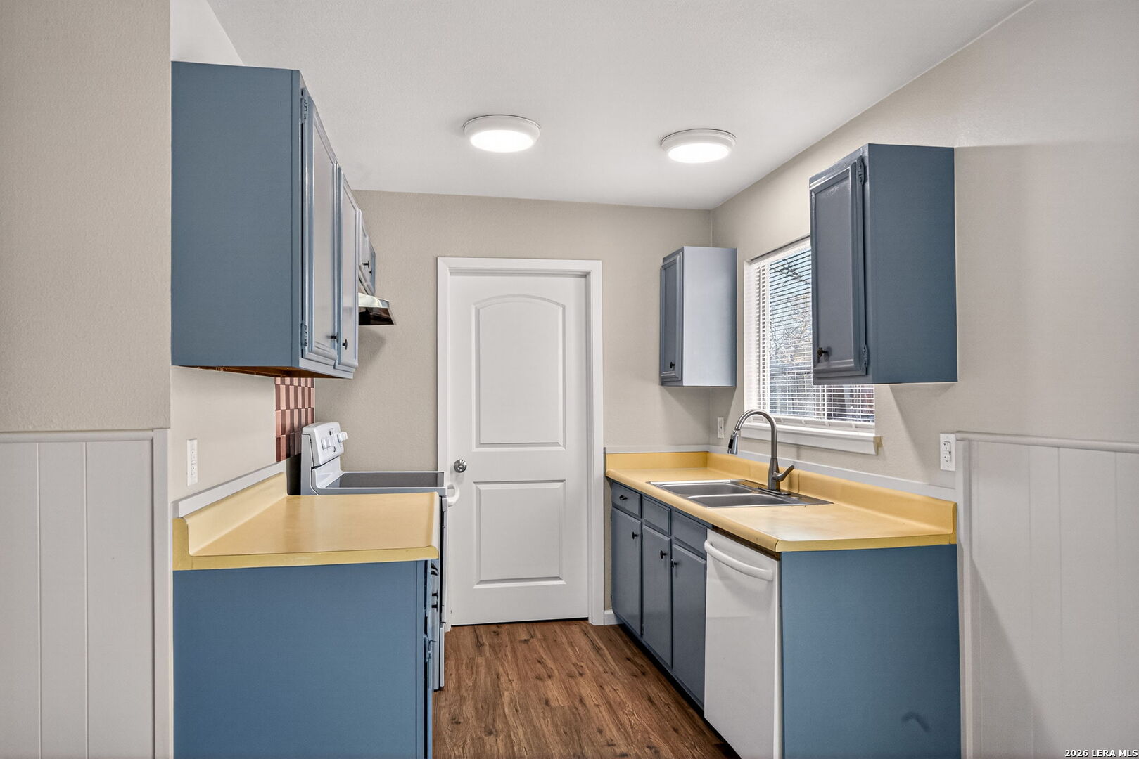 301 Deborah Drive Converse, TX 78109 - Photo 10 of 27 a bathroom with a sink and a mirror
