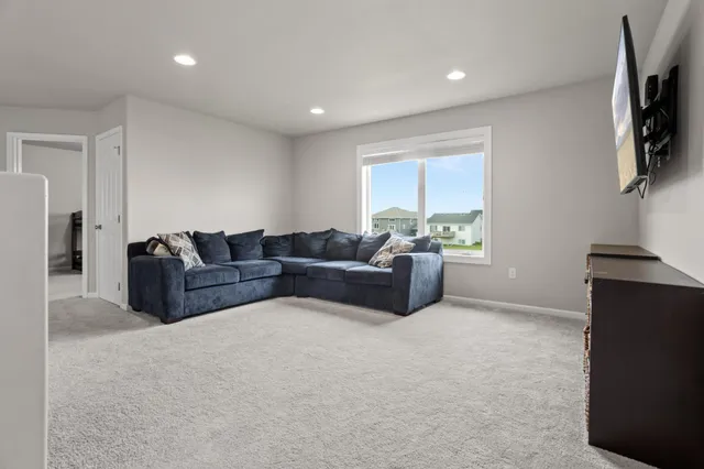 $599,900 | 7471 16th Street South, Fargo, ND 58104