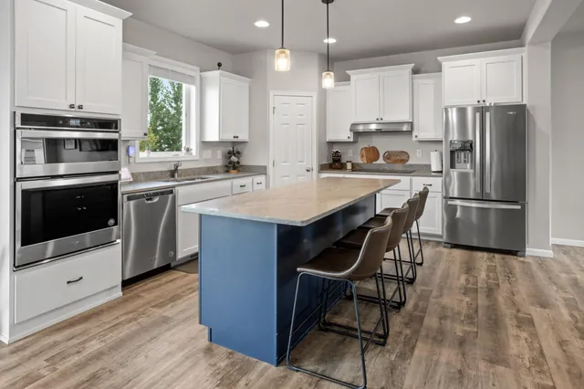 $599,900 | 7471 16th Street South, Fargo, ND 58104