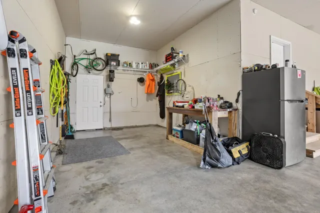 $599,900 | 7471 16th Street South, Fargo, ND 58104