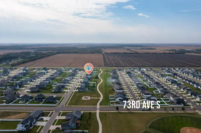 $599,900 | 7471 16th Street South, Fargo, ND 58104