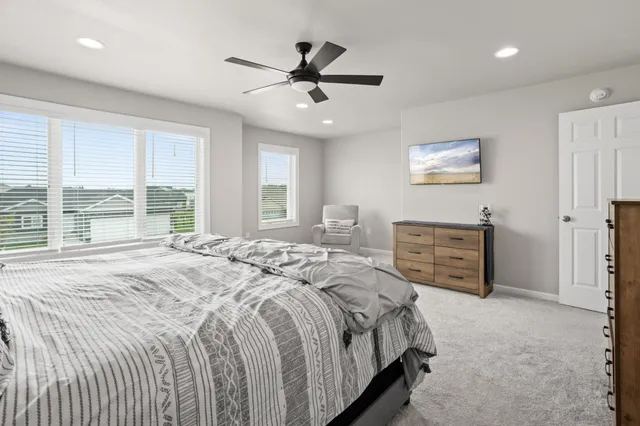 $599,900 | 7471 16th Street South, Fargo, ND 58104