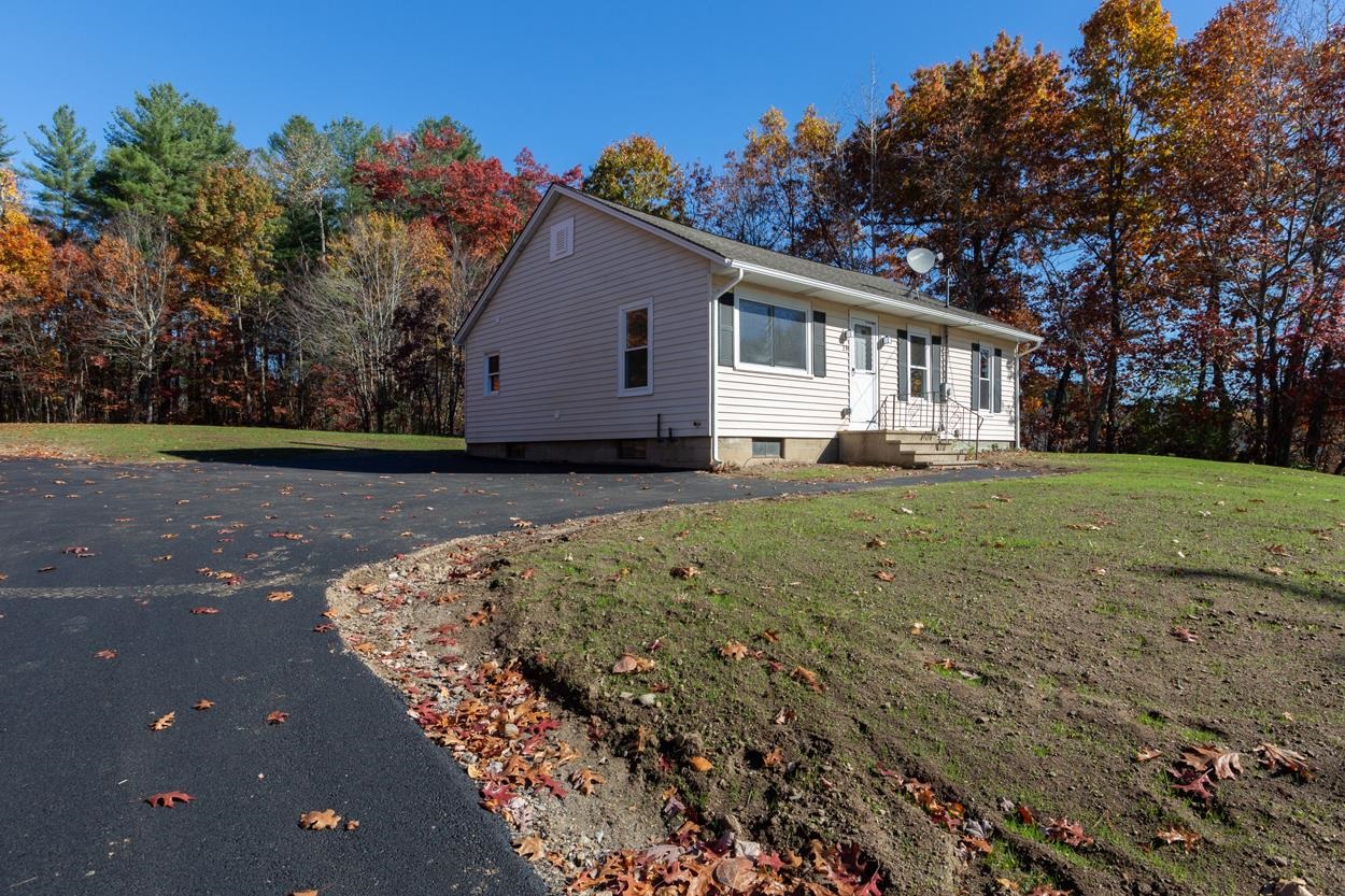 29 Amherst Road Merrimack, NH 03054 - Photo 4 of 31