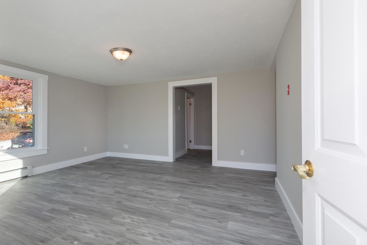 29 Amherst Road Merrimack, NH 03054 - Photo 5 of 31