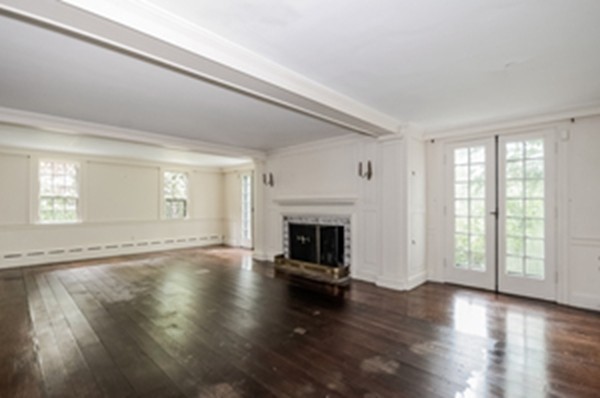 28 Wenham Road Topsfield, MA 01983 - Photo 3 of 30 Gallery Image 3