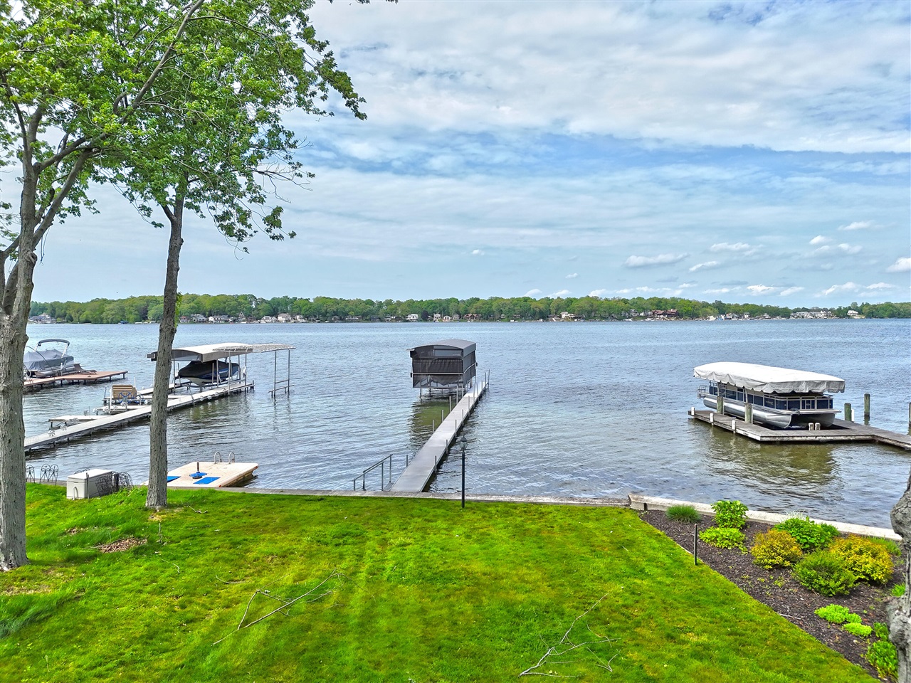 31050 Curran Beach Road Dowagiac, MI 49047 - Photo 2 of 37