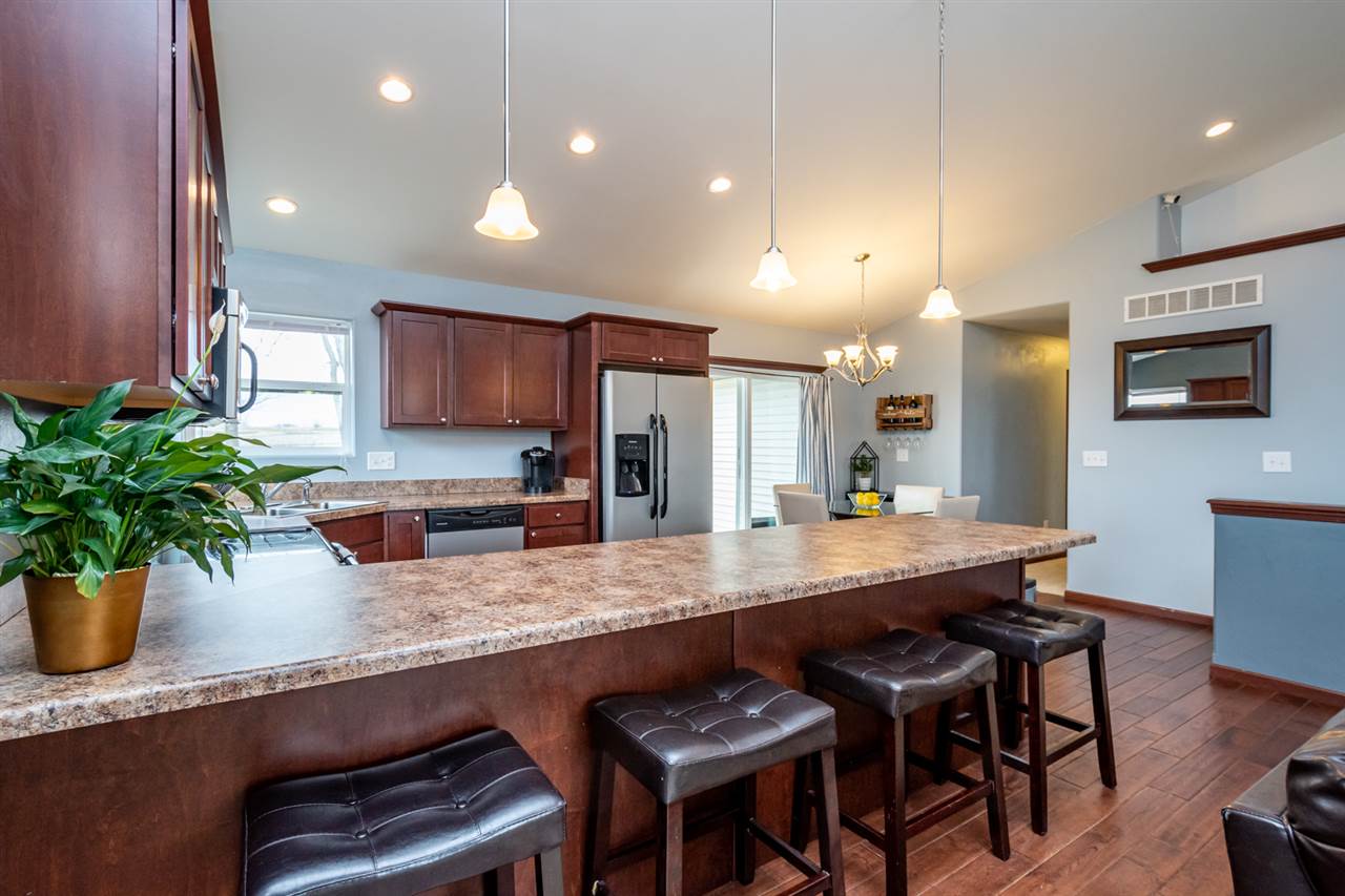 5806 Ruhd Street Southwest Cedar Rapids, IA 52404 - Photo 7 of 20 Gallery Image 7