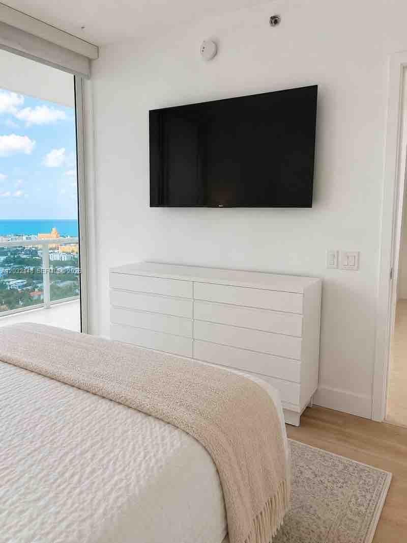 450 Alton Road, Unit 2610 Miami Beach, FL 33139 - Photo 13 of 38