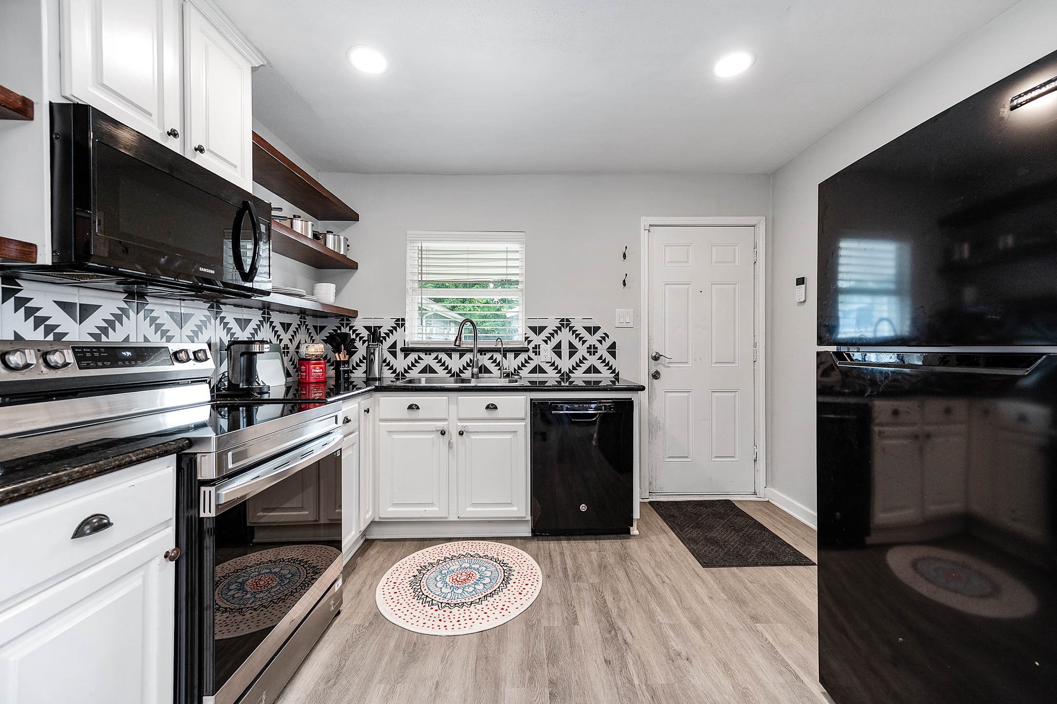 218 Hoffman Street Houston, TX 77020 - Photo 7 of 14