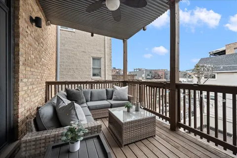 $515,000 | 636 North Racine Avenue, Unit 3S, Chicago, IL 60642
