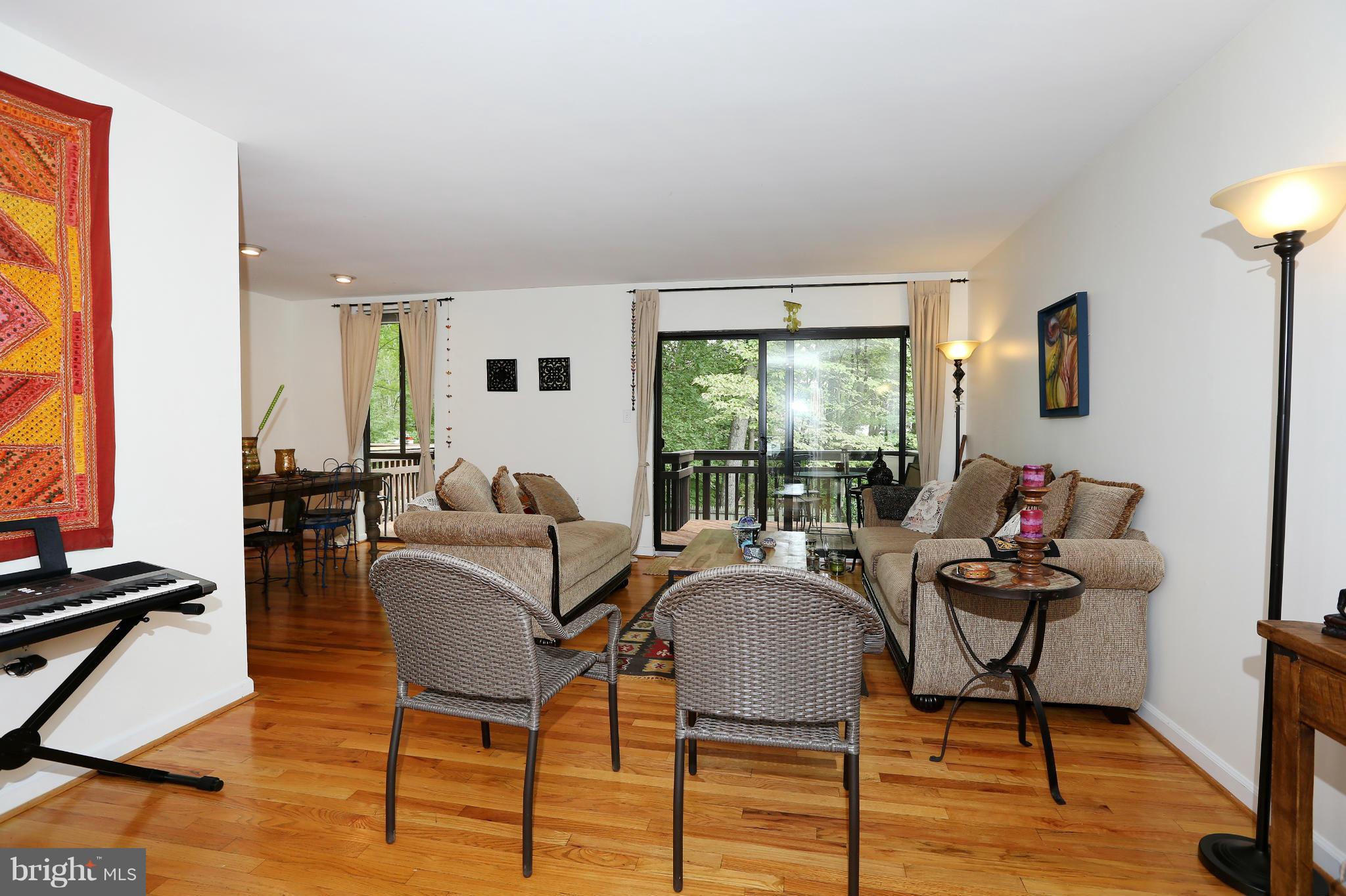8119 Inverness Ridge Road Potomac, MD 20854 - Photo 11 of 30 Living Room