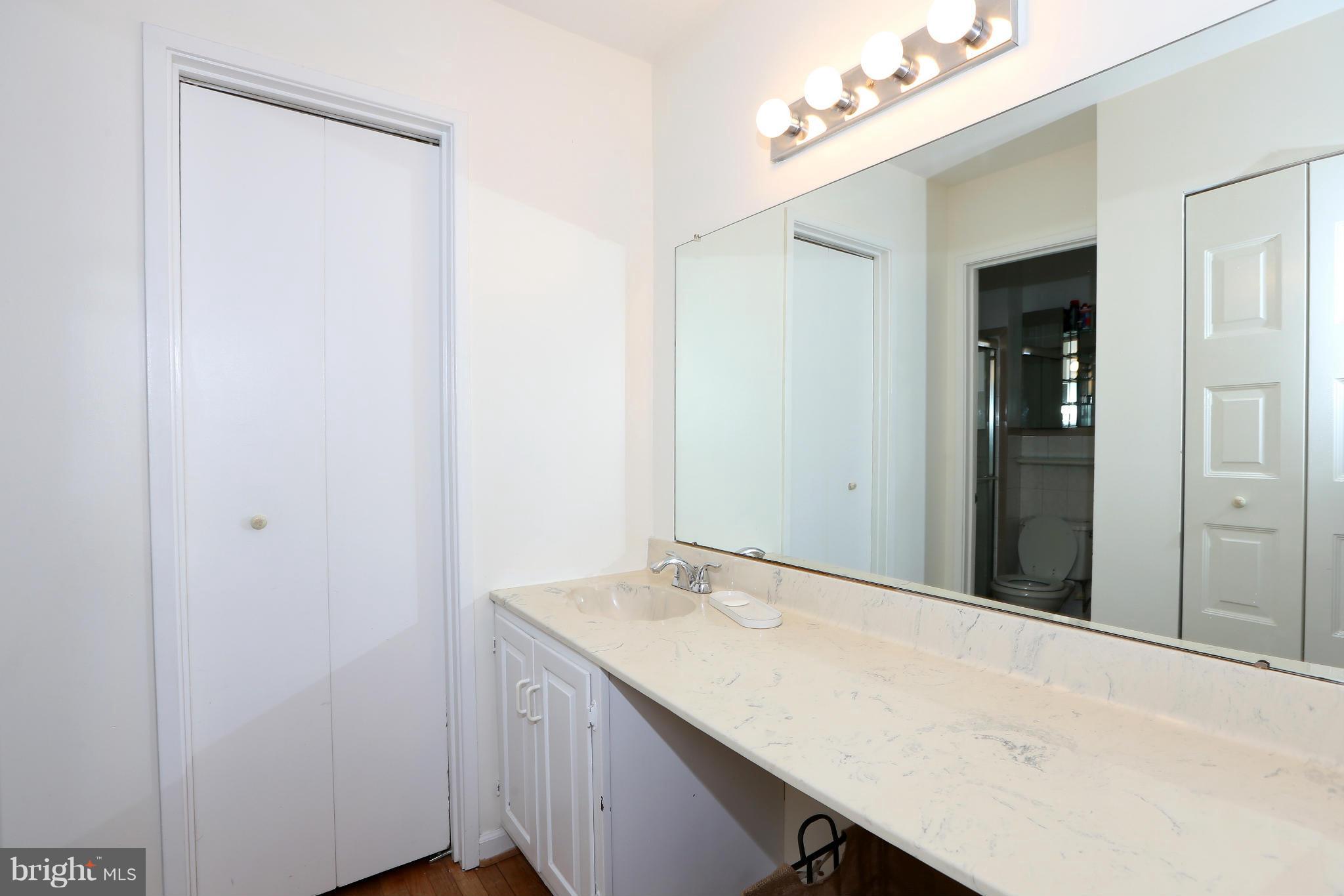 8119 Inverness Ridge Road Potomac, MD 20854 - Photo 15 of 30 Bath (Master)