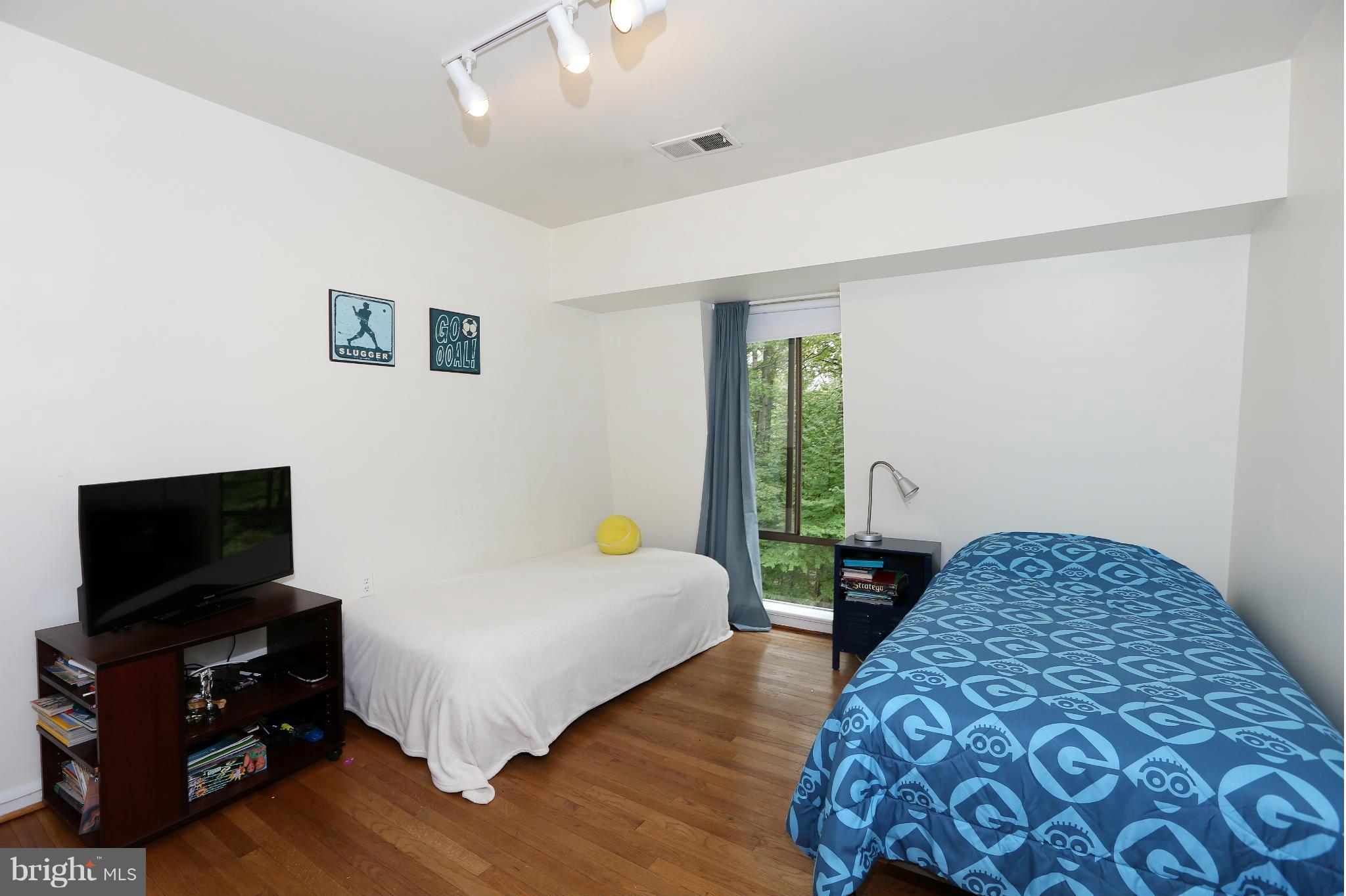 8119 Inverness Ridge Road Potomac, MD 20854 - Photo 19 of 30 Bedroom