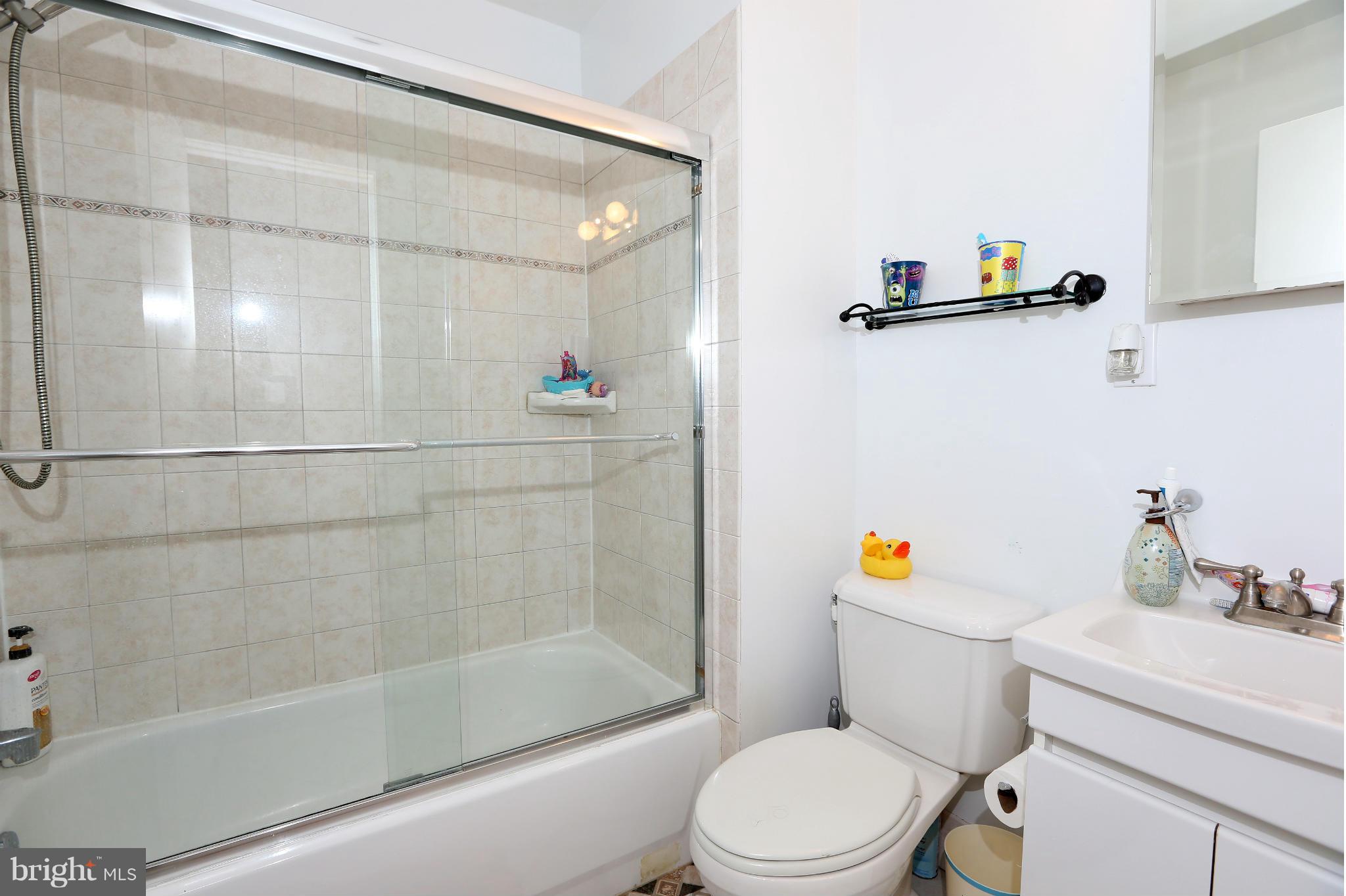 8119 Inverness Ridge Road Potomac, MD 20854 - Photo 20 of 30 Bath