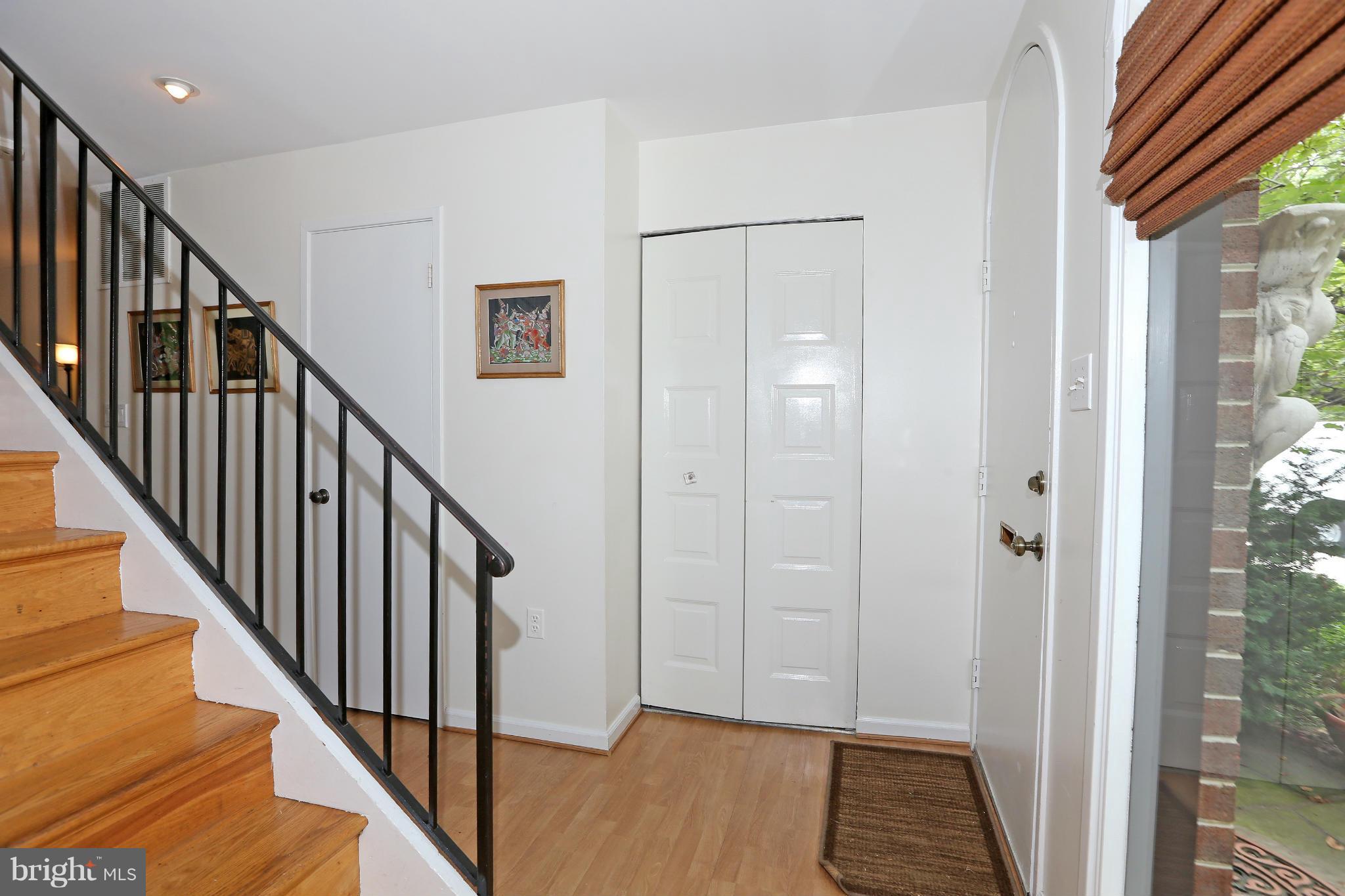 8119 Inverness Ridge Road Potomac, MD 20854 - Photo 3 of 30 Interior (General)