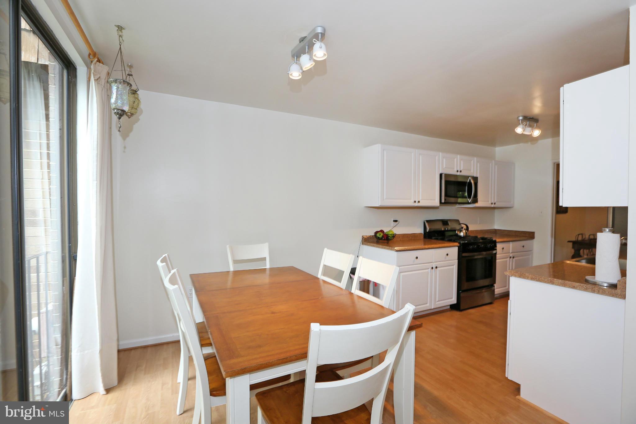 8119 Inverness Ridge Road Potomac, MD 20854 - Photo 4 of 30 Kitchen