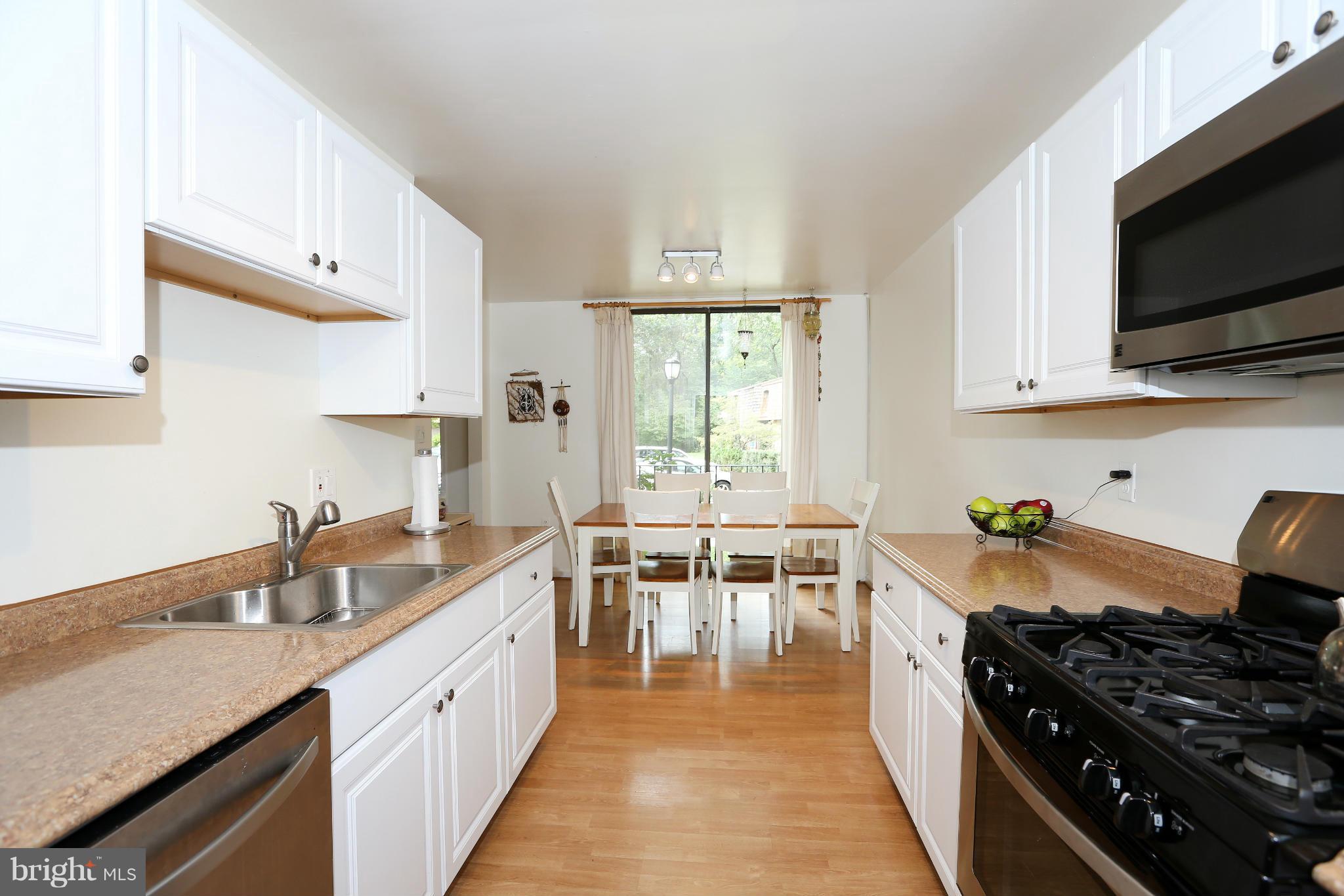 8119 Inverness Ridge Road Potomac, MD 20854 - Photo 6 of 30 Kitchen