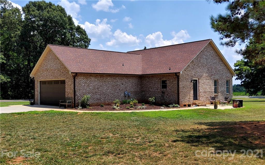 272 McGee Road Lincolnton, NC 28092 - Photo 5 of 37 Gallery Image 5