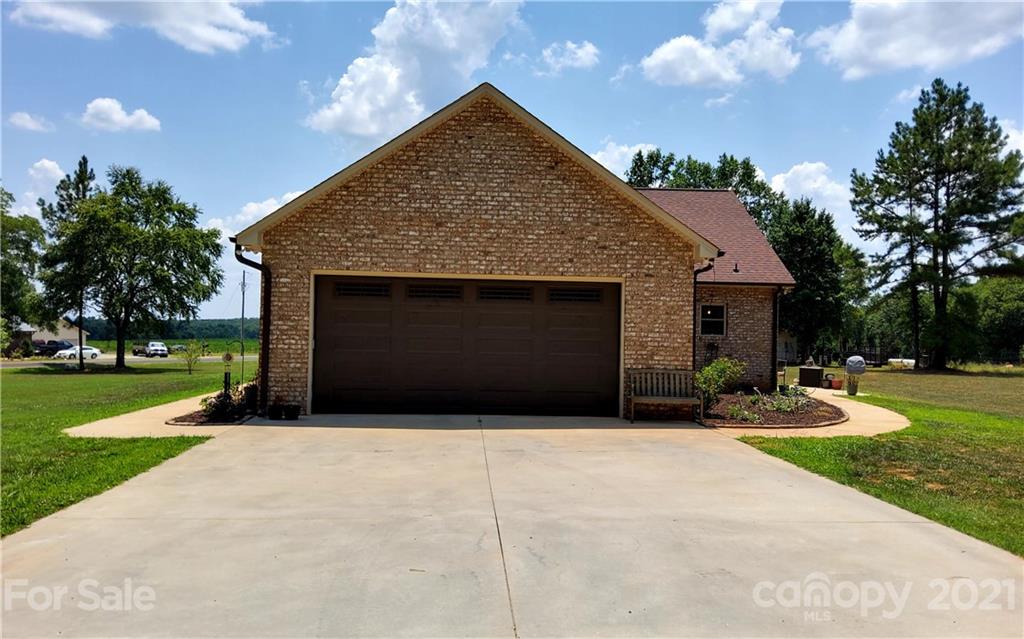 272 McGee Road Lincolnton, NC 28092 - Photo 6 of 37 Gallery Image 6
