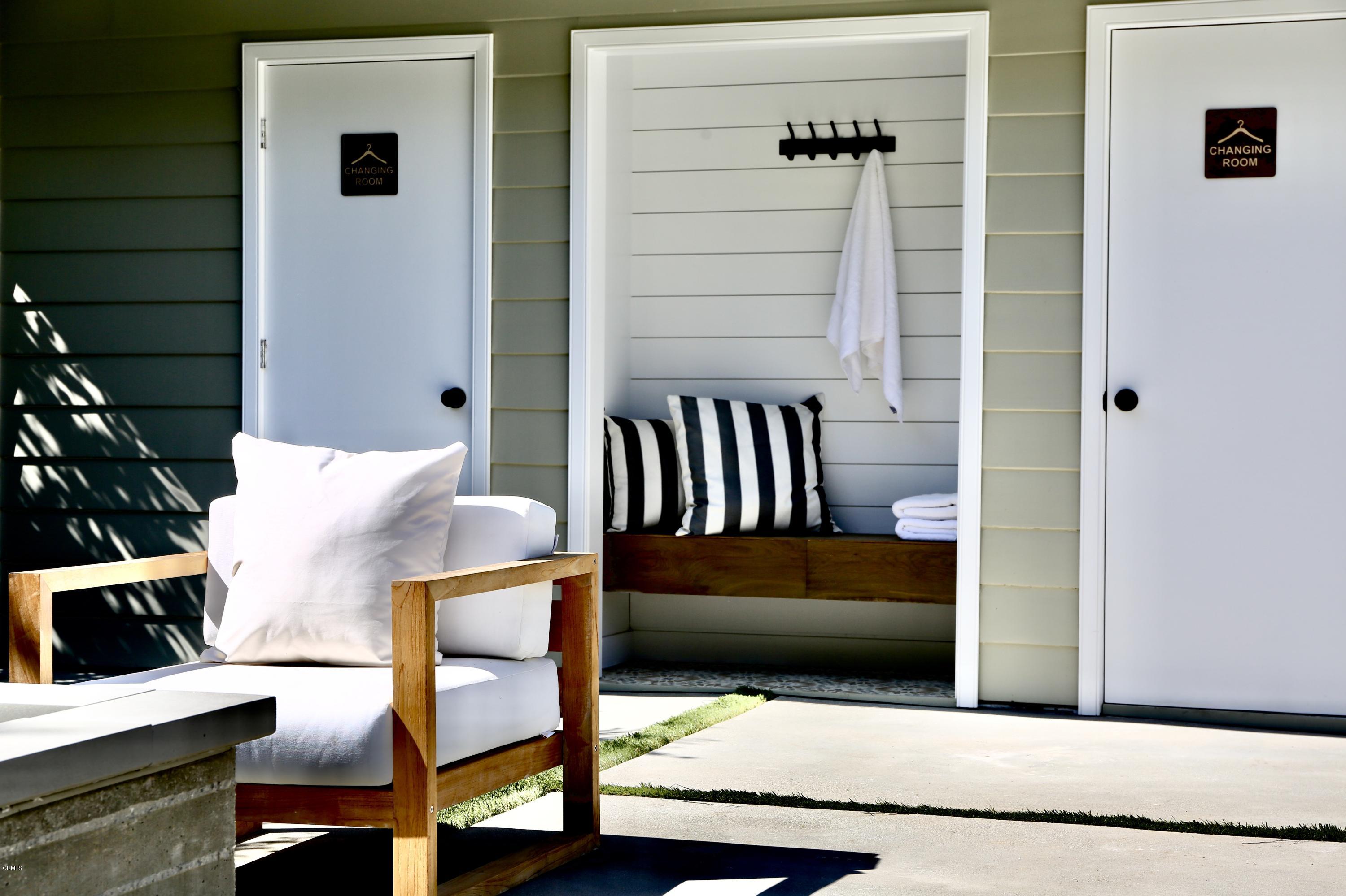 300 Wigmore Drive Pasadena, CA 91105 - Photo 51 of 59 a view of balcony with furniture