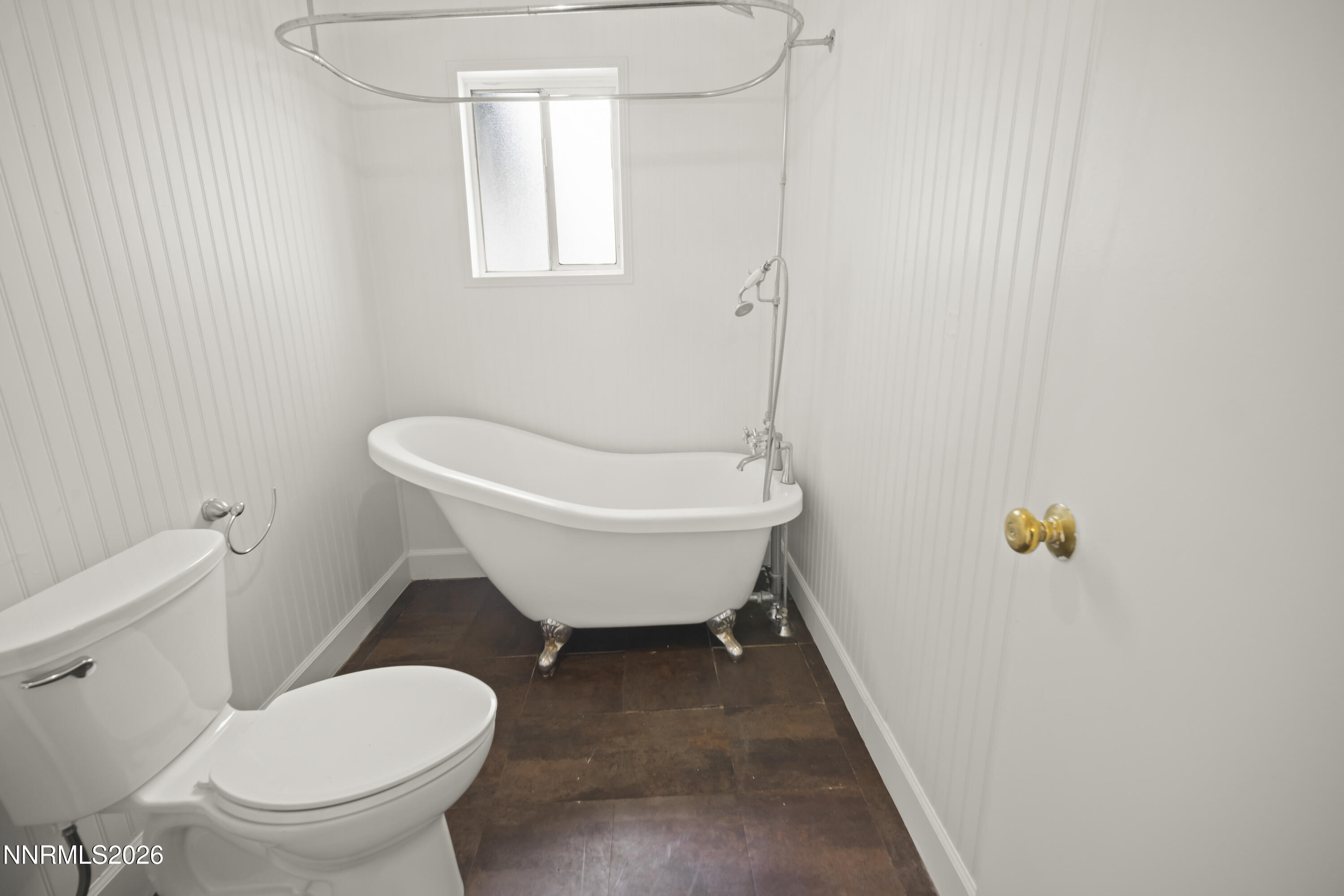 511 Churchill Street Fallon, NV 89406 - Photo 13 of 37 a bathroom with a sink toilet and a bathtub