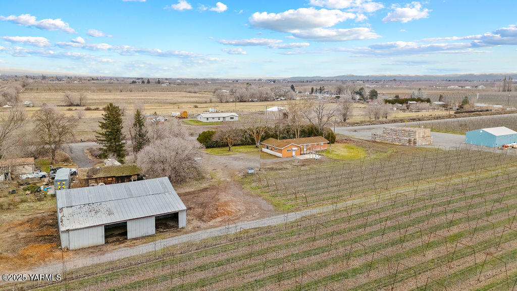 3820 Lateral B Road Wapato, WA 98951 - Photo 30 of 35 an aerial view of residential houses with outdoor space