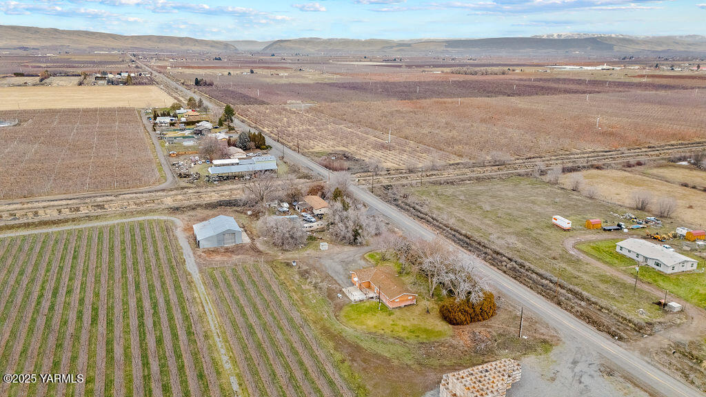 3820 Lateral B Road Wapato, WA 98951 - Photo 32 of 35 a view of ocean view with beach