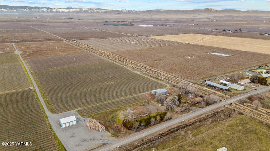 3820 Lateral B Road Wapato, WA 98951 - Photo 35 of 35 a view of an ocean beach