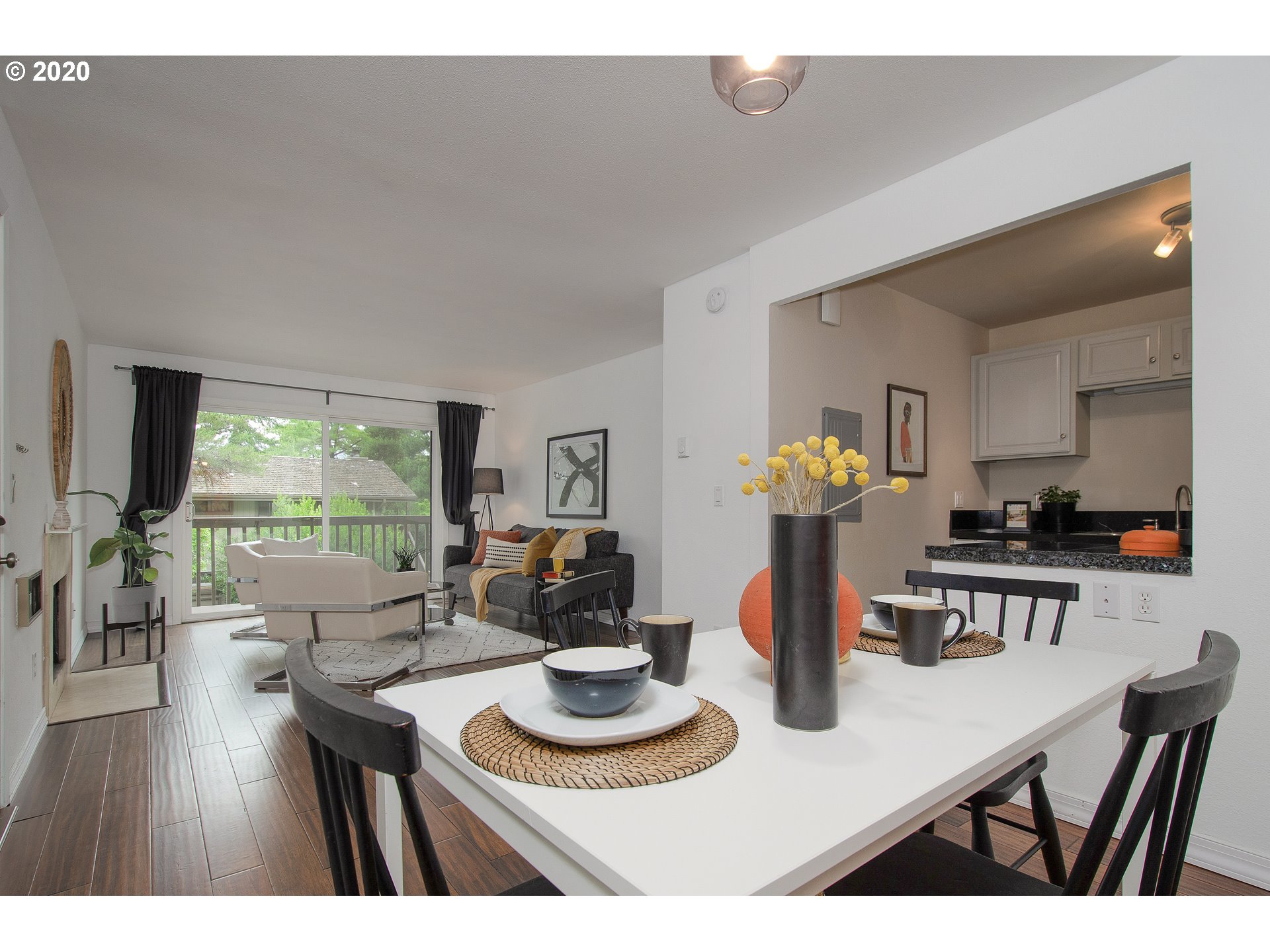 7522 Southwest Barnes Road, Unit F Portland, OR 97225 - Photo 11 of 28 Gallery Image 11