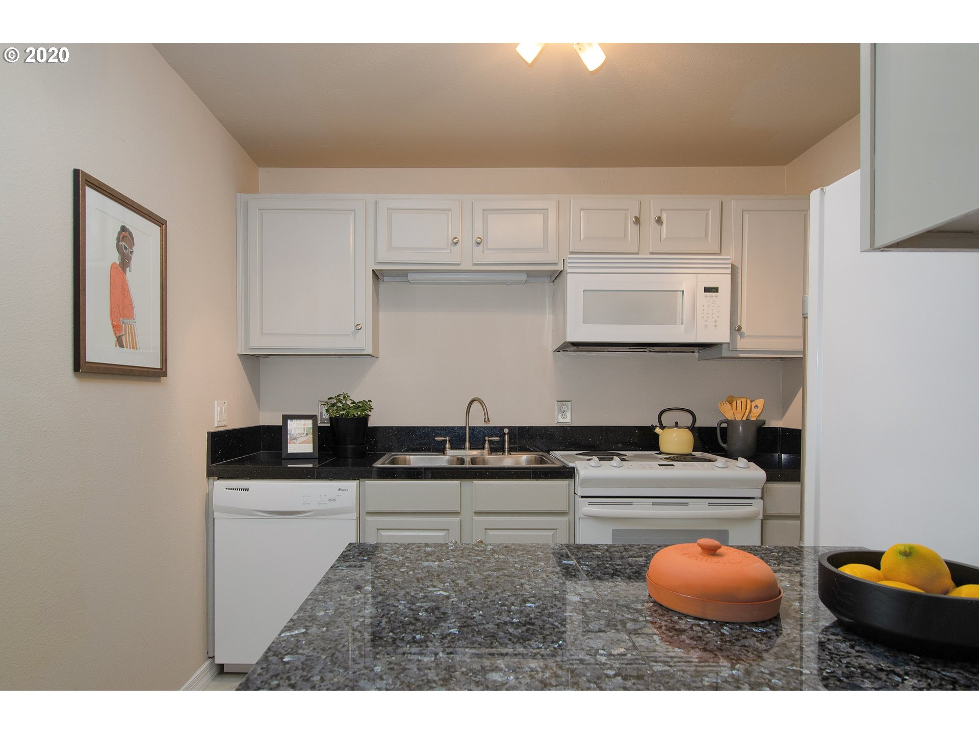 7522 Southwest Barnes Road, Unit F Portland, OR 97225 - Photo 13 of 28 Gallery Image 13