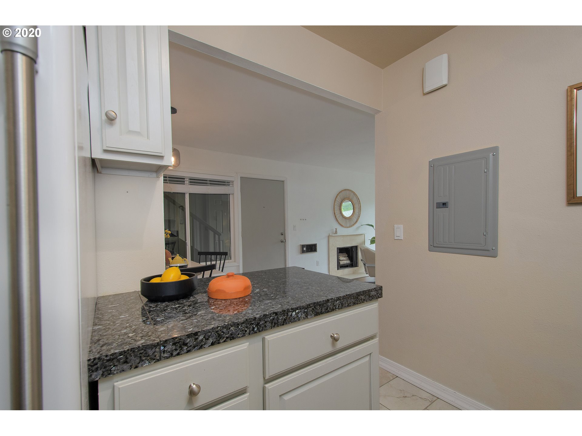 7522 Southwest Barnes Road, Unit F Portland, OR 97225 - Photo 16 of 28 Gallery Image 16