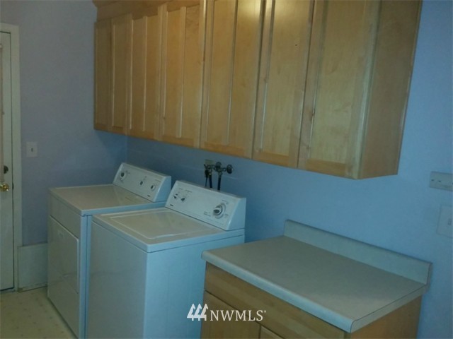 18648 111th Place Southeast Renton, WA 98055 - Photo 14 of 16