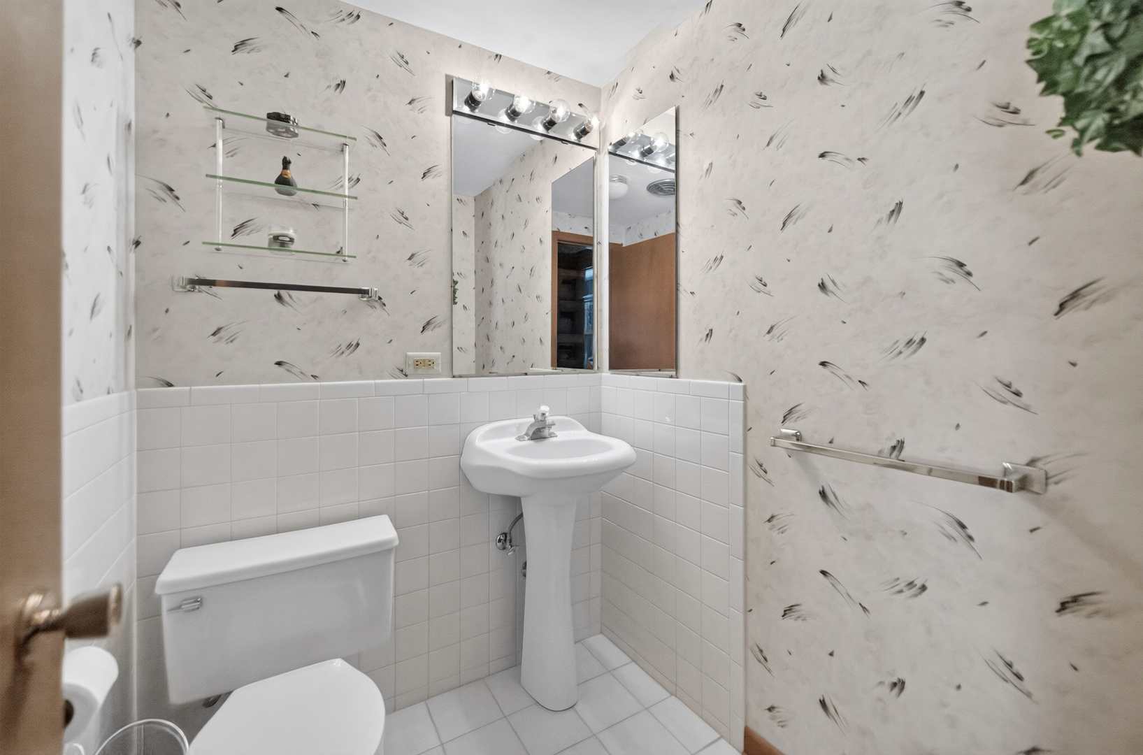 89 South Clarendon Avenue Addison, IL 60101 - Photo 38 of 67