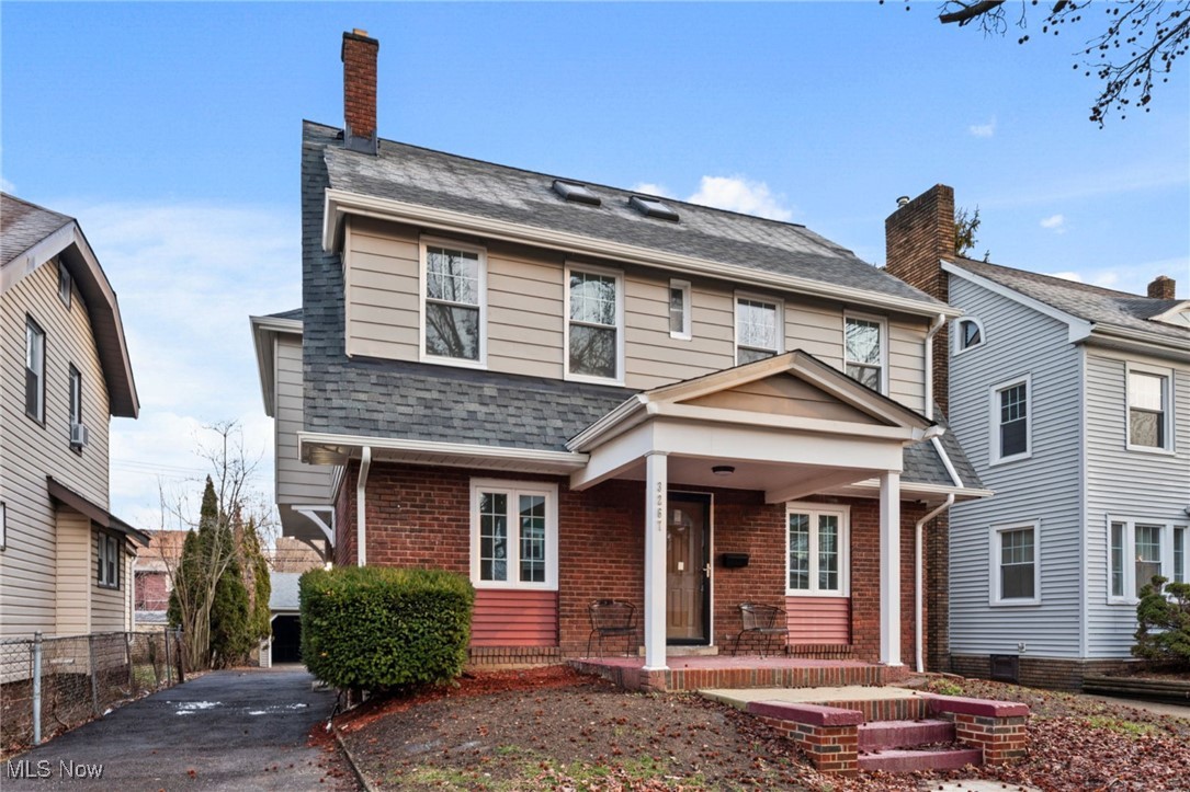 3267 Yorkshire Road Cleveland, OH 44118 - Photo 4 of 43 Gallery Image 4