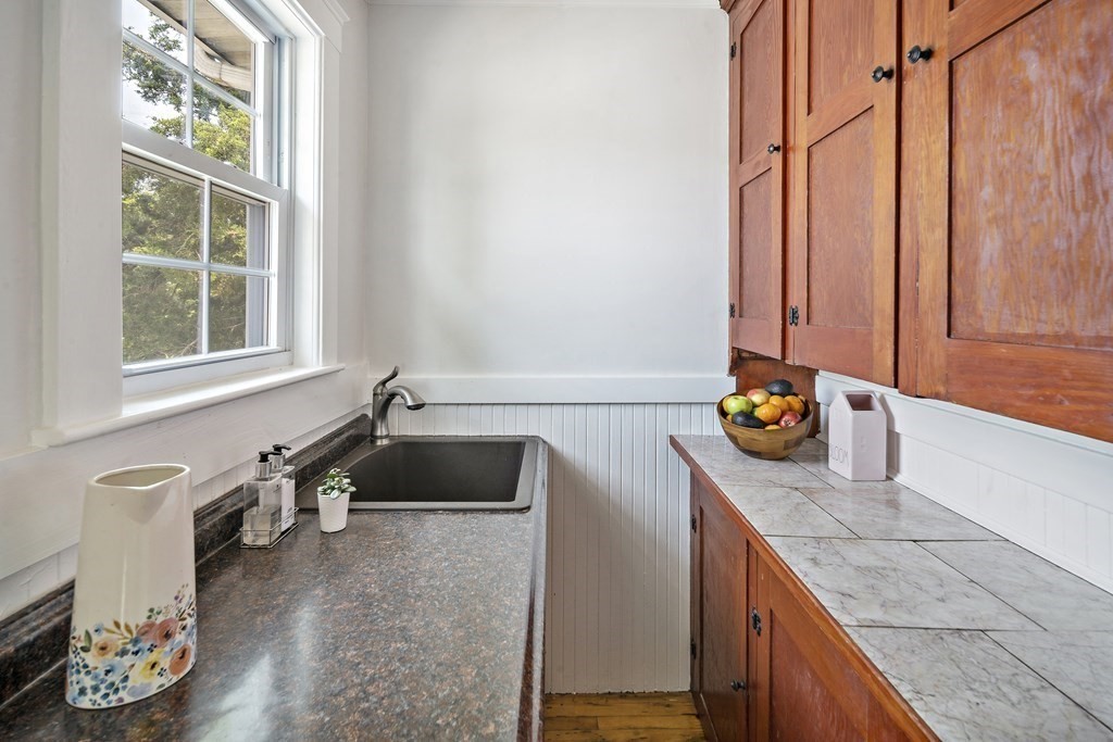 10 Columbia Road Wakefield, MA 01880 - Photo 12 of 24 Gallery Image 12