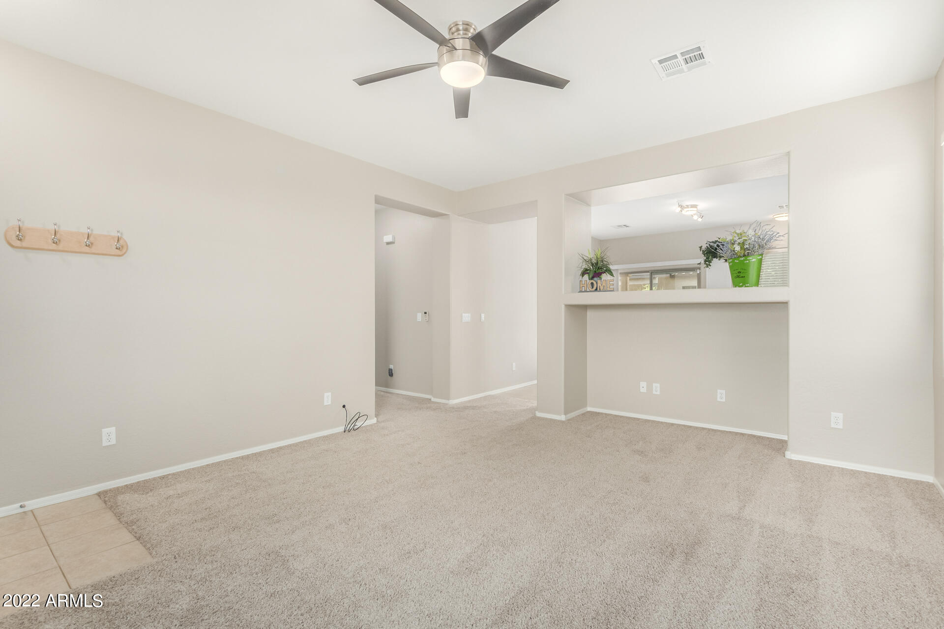 4556 East Del Rio Street Gilbert, AZ 85295 - Photo 6 of 25 Living room