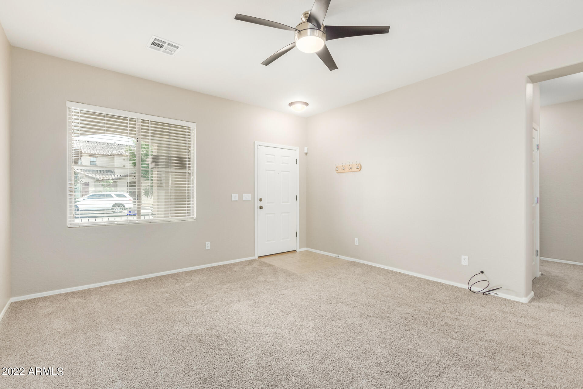 4556 East Del Rio Street Gilbert, AZ 85295 - Photo 7 of 25 Living room