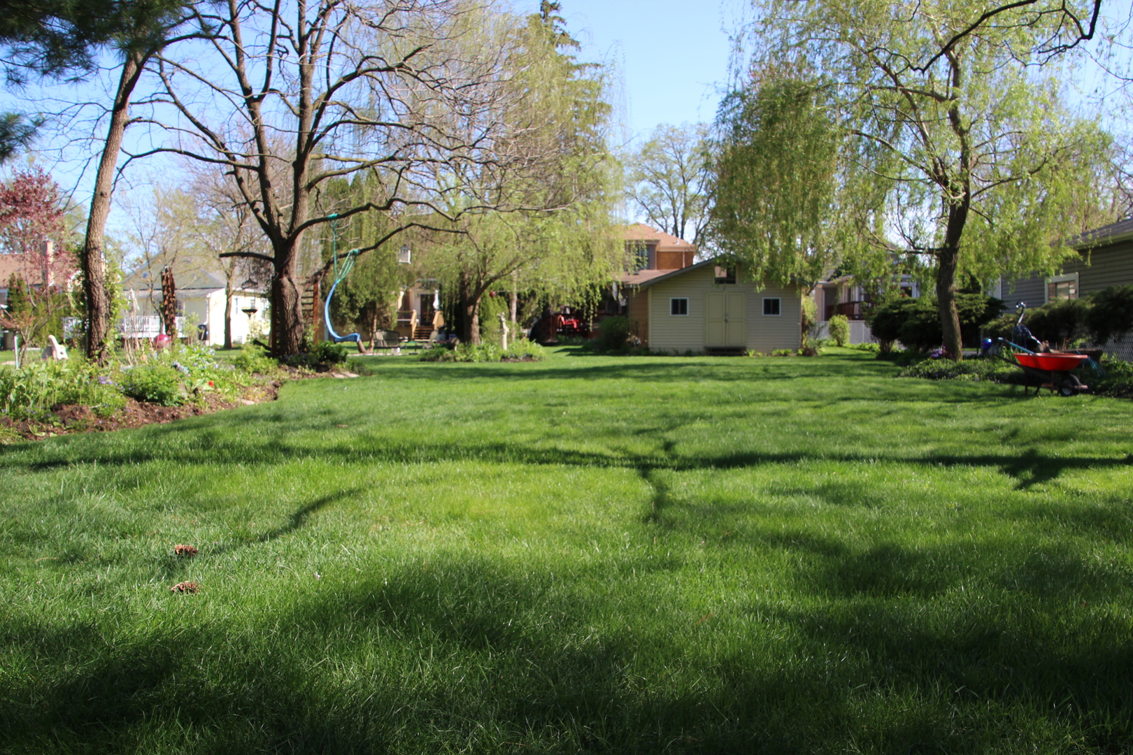 38 Northgate Road Riverside, IL 60546 - Photo 45 of 52 a view of a large garden