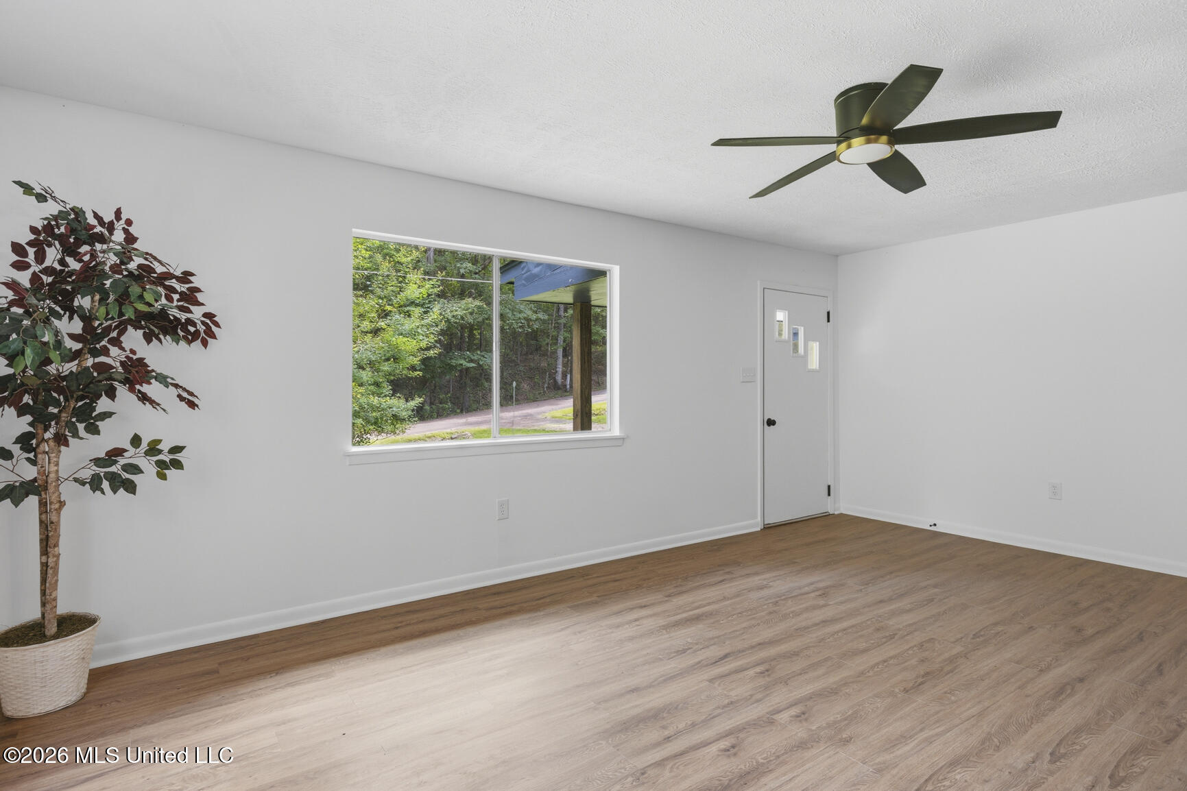 106 Pine Ridge Road Florence, MS 39073 - Photo 7 of 33 106 Pine Ridge-7