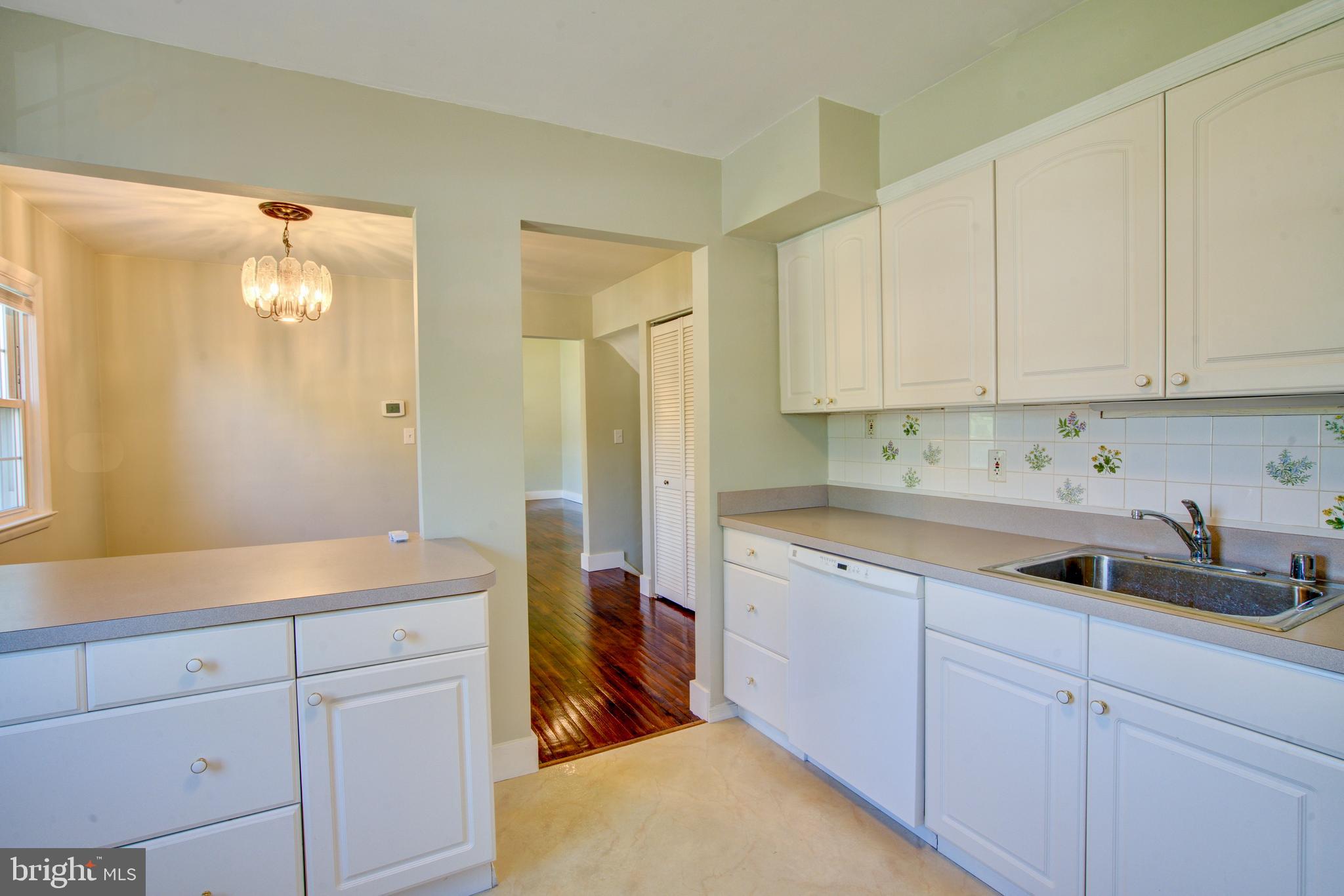 9005 Tammy Road Baltimore, MD 21236 - Photo 12 of 34