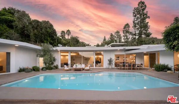 $40,000 | 1121 Loma Vista Drive, Beverly Hills, CA 90210