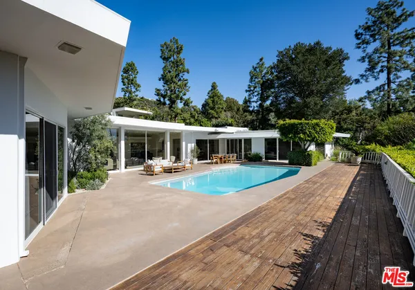 $40,000 | 1121 Loma Vista Drive, Beverly Hills, CA 90210