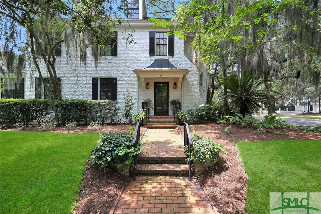 101 East 44th Street Savannah, GA 31405 - Photo 1 of 50