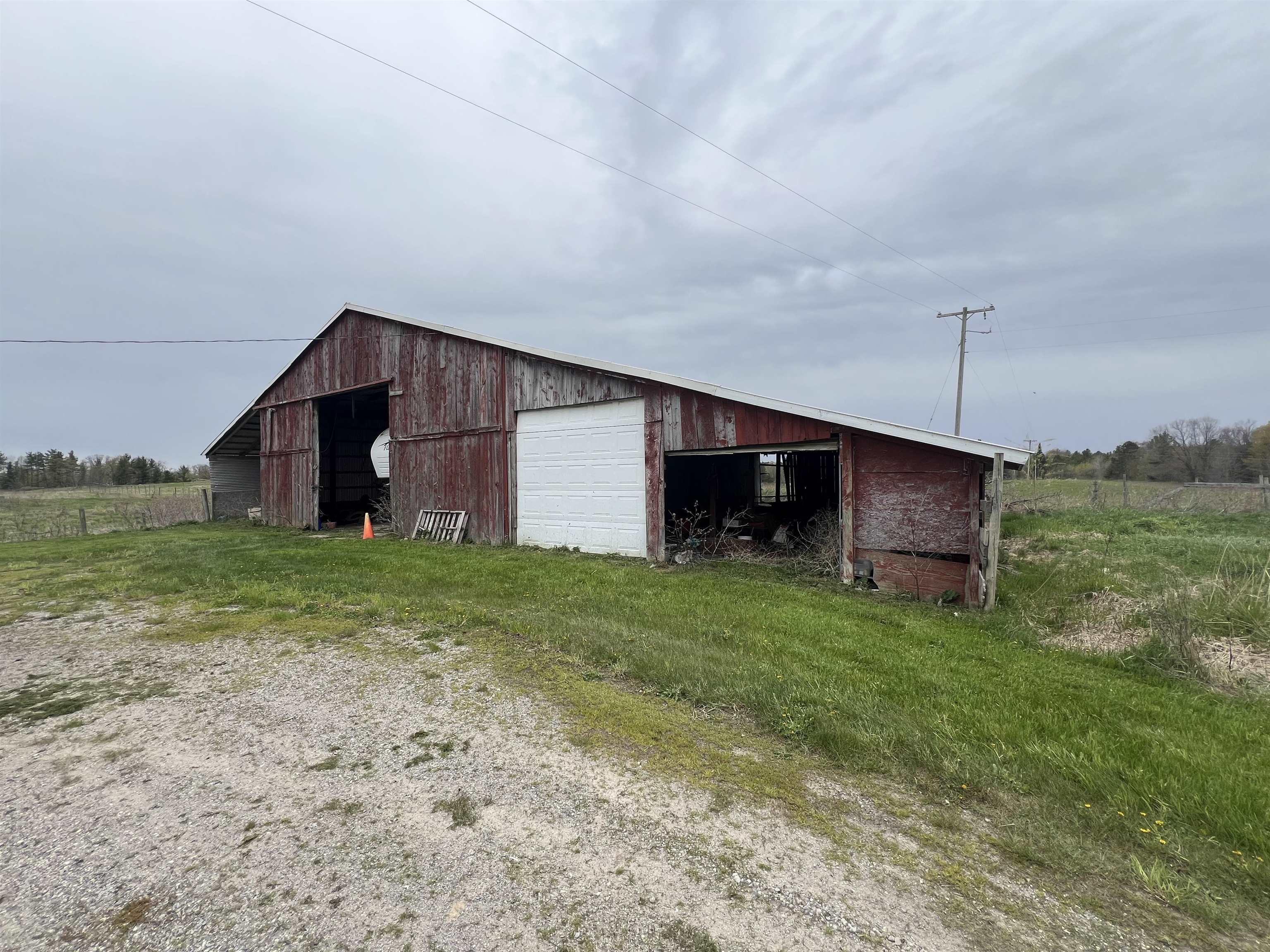 2699 Dutcher Road Gladwin, MI 48624 - Photo 5 of 37