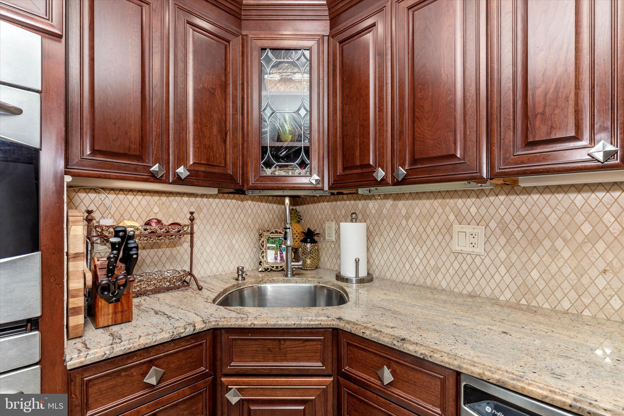 3461 Holyoke Road Philadelphia, PA 19114 - Photo 13 of 44 Kitchen