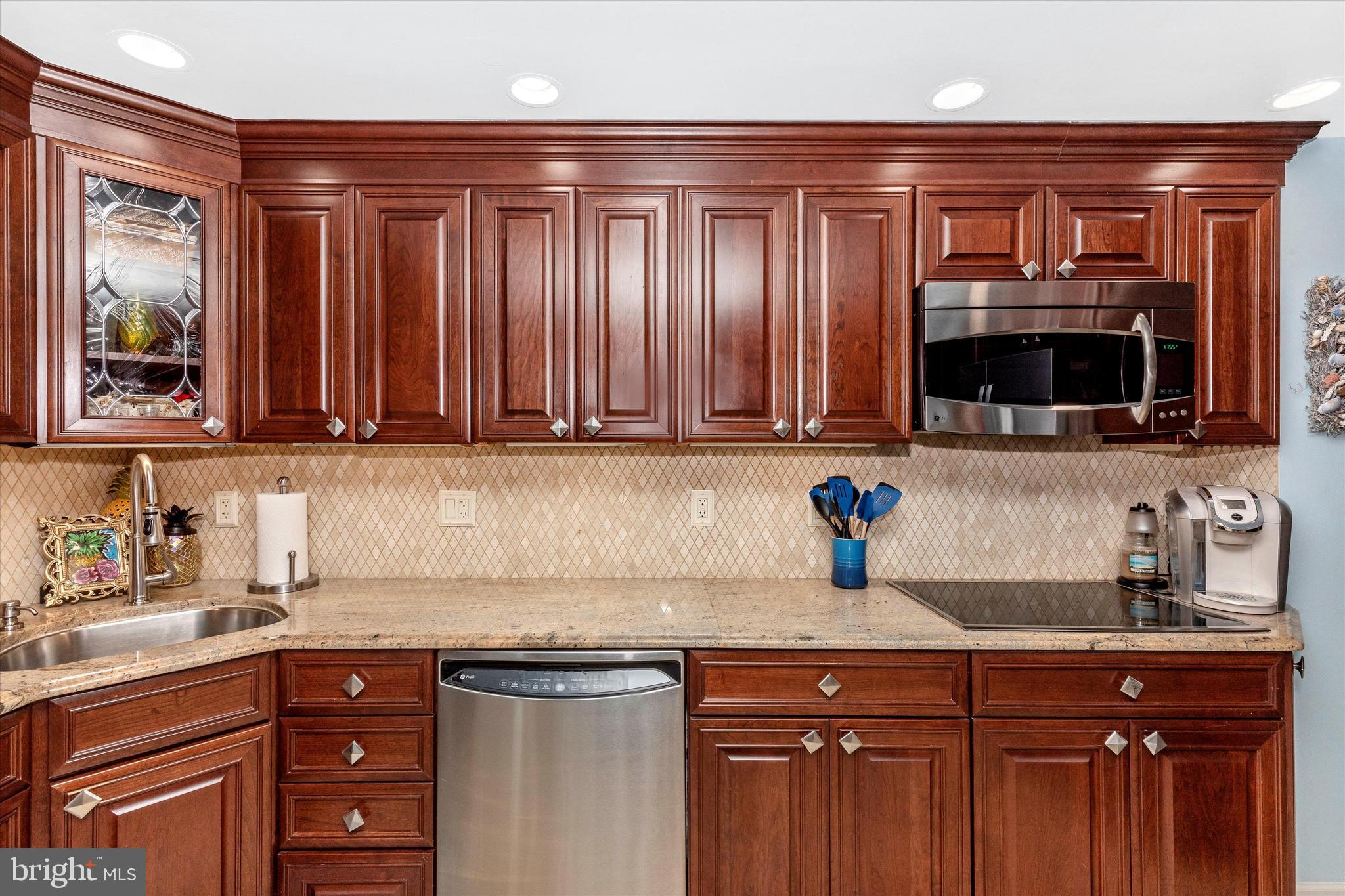 3461 Holyoke Road Philadelphia, PA 19114 - Photo 14 of 44 Kitchen