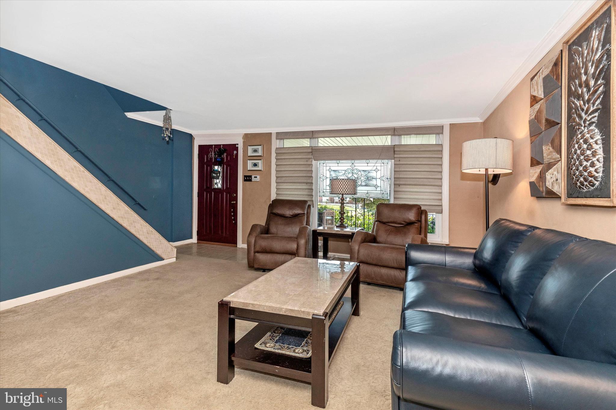 3461 Holyoke Road Philadelphia, PA 19114 - Photo 5 of 44 Living Room